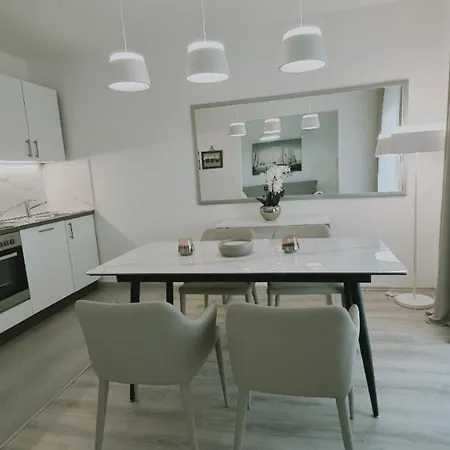 Отель Apartman De Mari *